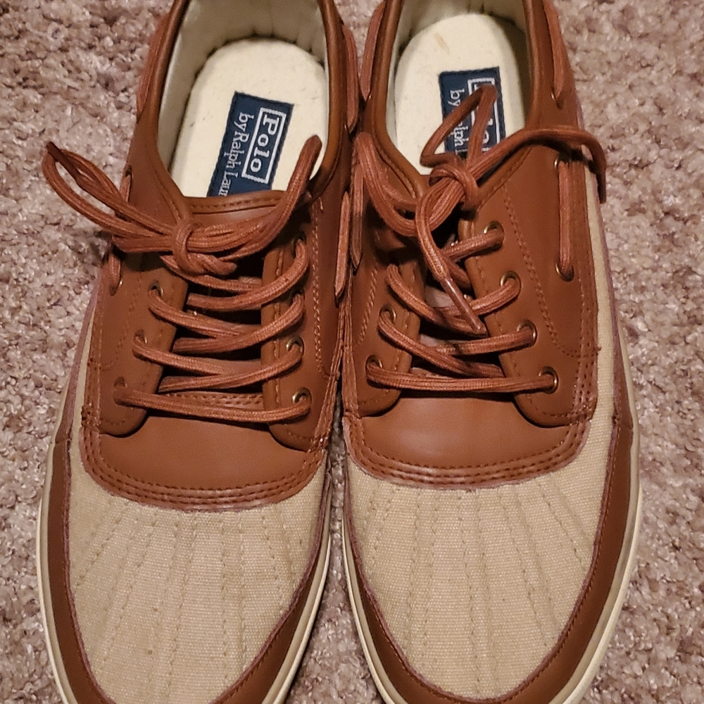 Polo khaki and brown in color, vanvas and leather shoes